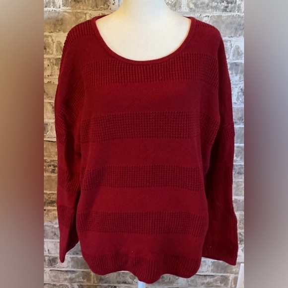 Banana Republic Factory crew neck sweater. Size L. Red patterned striped. - Picture 2 of 16